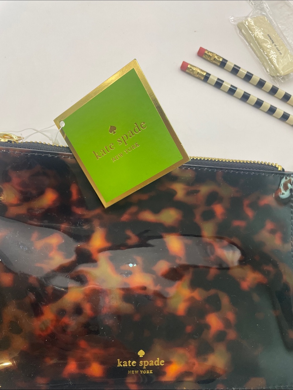 kate spade Tortoiseshell Clear Zip Pouch with Gold Hardware 000922 - Picture 7 of 9